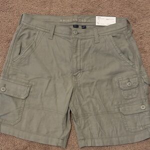 American Eagle Cargo Shorts in Olive
